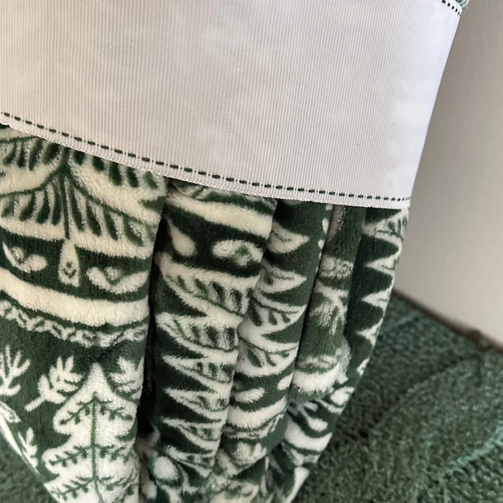 Martha Stewart Holiday Christmas Queen Soft Plush Blanket Green Snowman ⛄️ NEW!